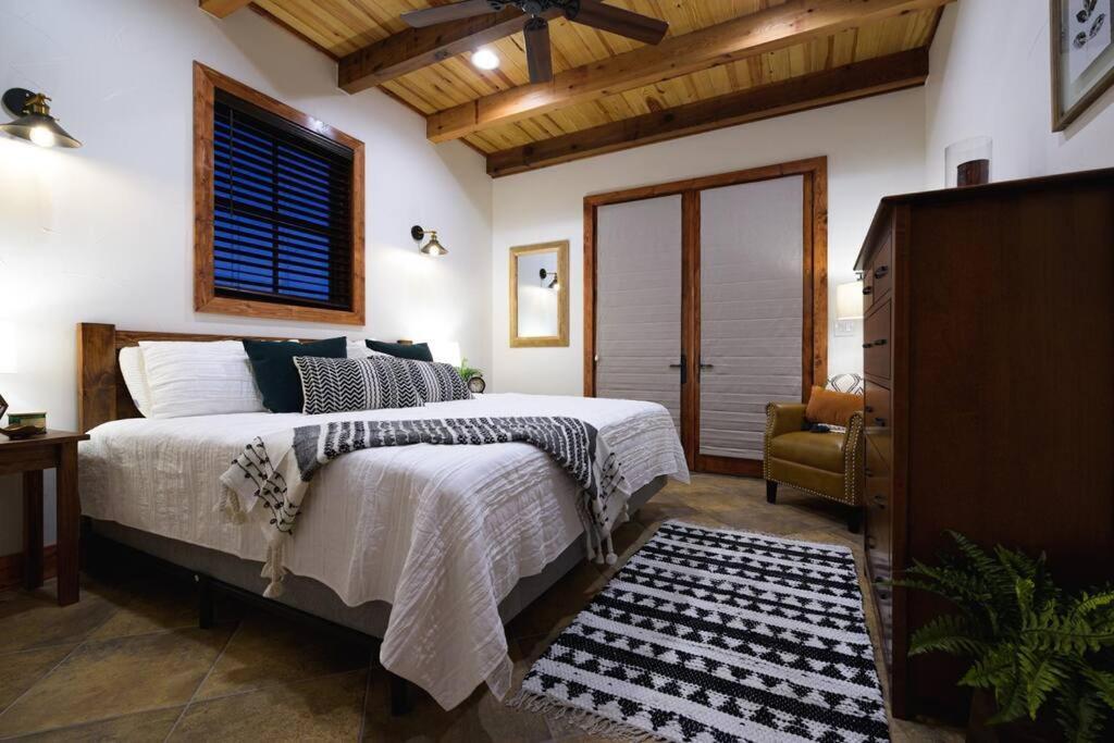 Little Dutch Cabin #3 - 12 min to Magnolia-Baylor Bellmead Esterno foto